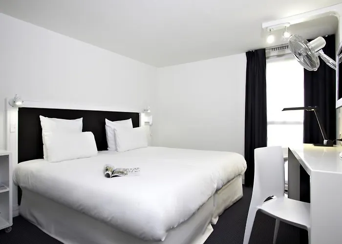 Sure By Western Aeroport 3*